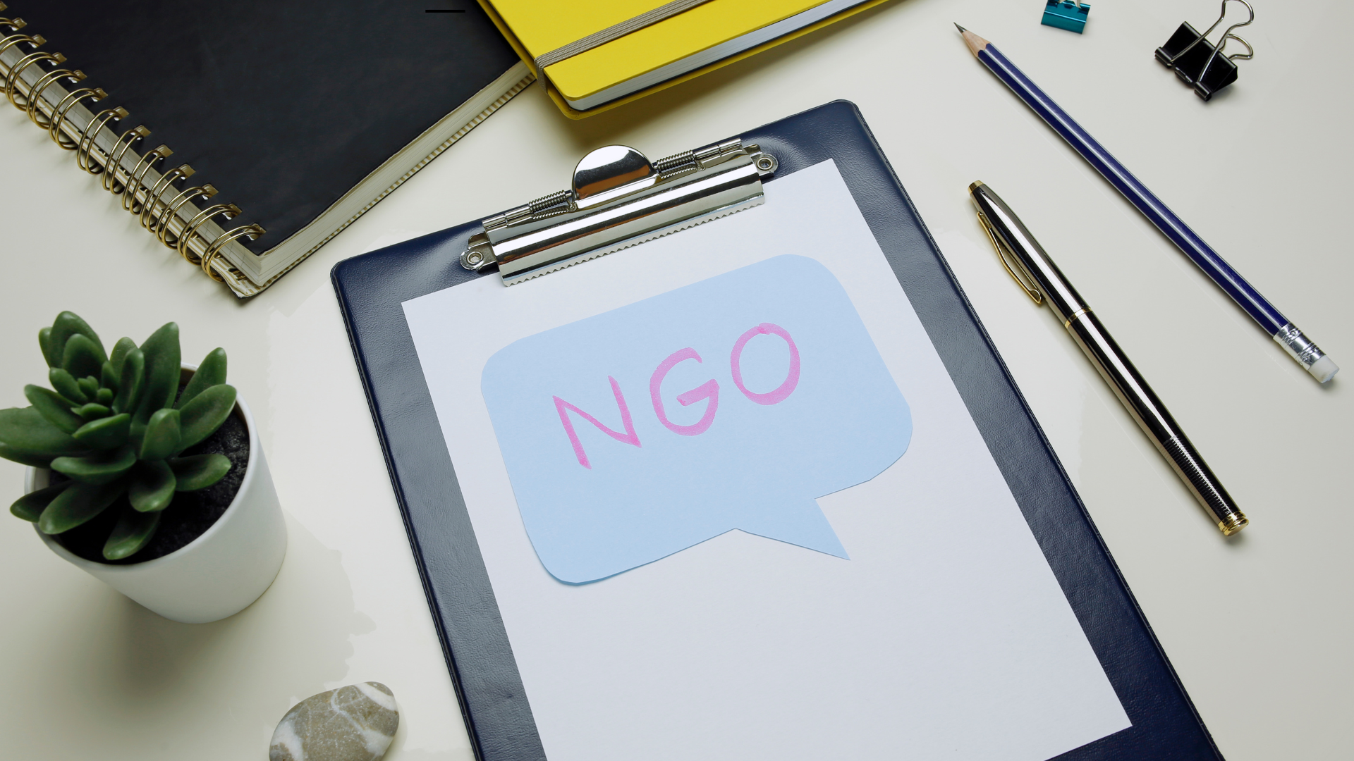 Podkładka do pisania z kartką.1