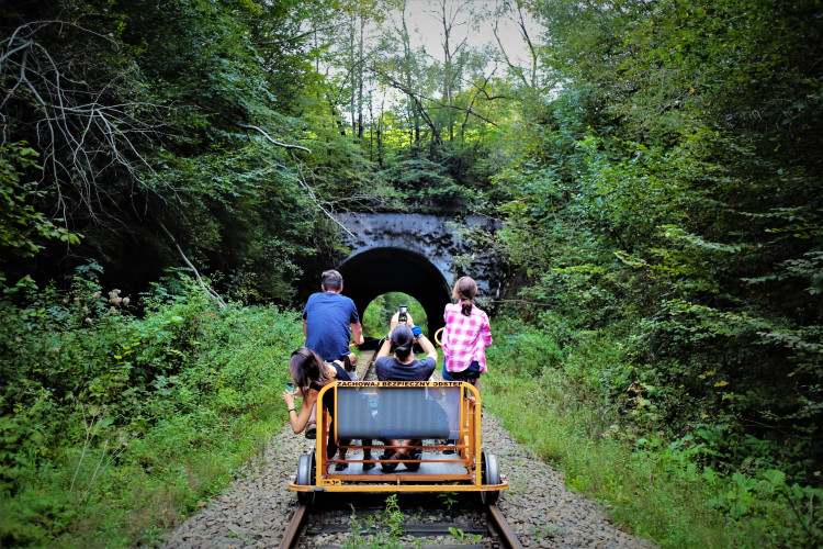 Alena Nikolayevich - Wizyta Study Tour dla blogerów promująca zasoby kulturalno-przyrodnicze pogranicza polsko-słowackiego- Bieszczadzkie Drezyny rowerowe