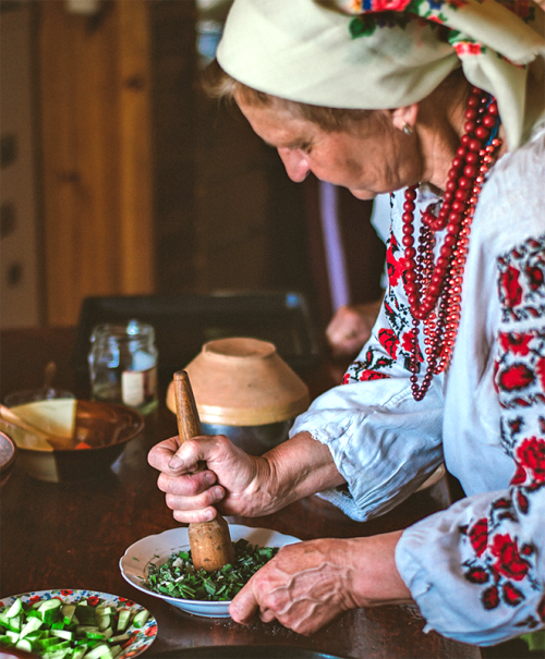 Przygotowanie ciasta drożdżowego