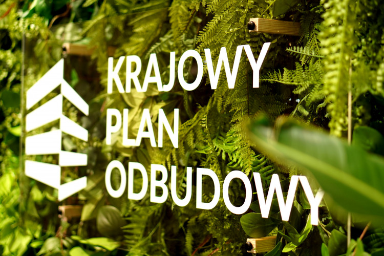 Logo Krajowego Planu Odbudowy.