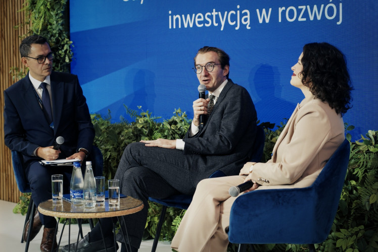 Panel dyskusyjny z udziałem Sekretarza Stanu w Ministerstwie Funduszy i Polityki Regionalnej - Jana Szyszki oraz Podsekretarzem Stanu w Ministerstwie Rodziny, Pracy i Polityki Społecznej - Katarzyną Nowakowską.